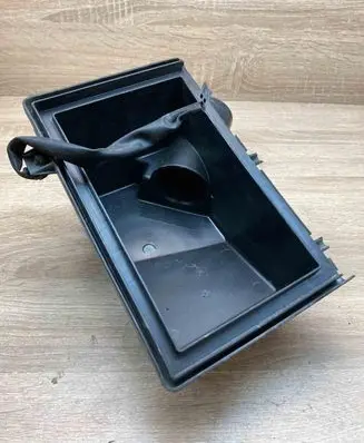 Mazda CX-7 Air filter box cover 1974002010 ZL01