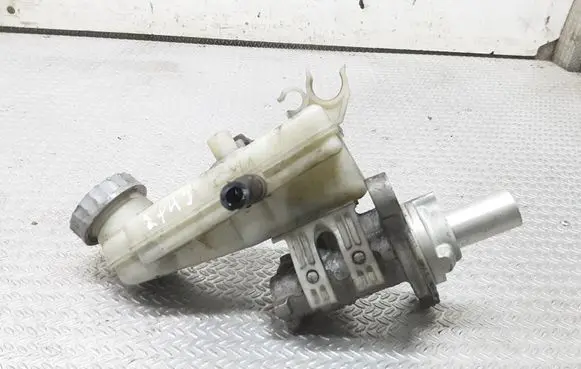 Suzuki Swift I Master brake cylinder 0204Y21819