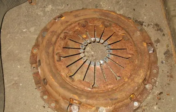 Toyota Avensis T220 Pressure plate 