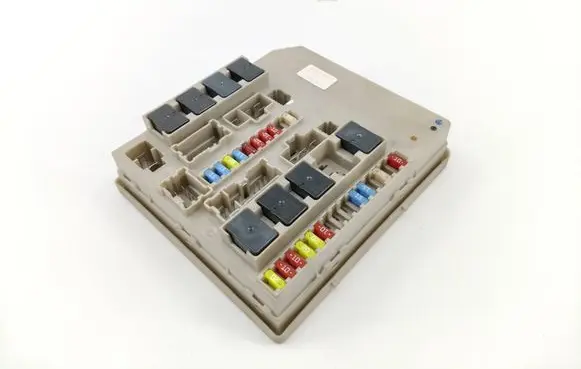 Renault Clio III Fuse module 902663A