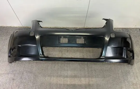 Toyota Avensis T270 Front bumper Z1326