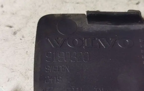 Volvo V70 Front tow hook cap/cover 9190320