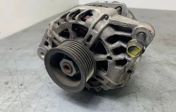 KIA Ceed Generator/alternator 373002B300
