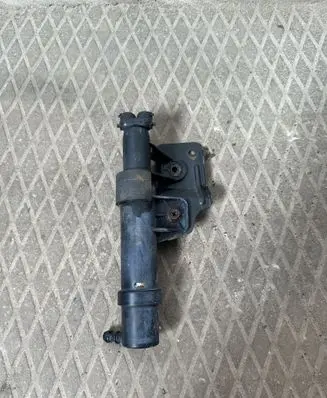 KIA Sorento Headlight washer spray nozzle 