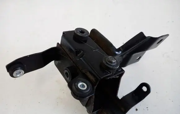 Nissan Leaf II (ZE1) ABS pump bracket 17812454444