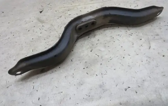 Subaru XV I Gearbox mounting bracket