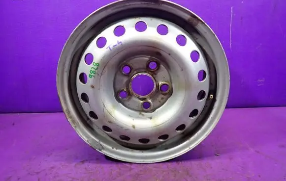Volkswagen Transporter - Caravelle T4 R15 steel rim 7D0601027A