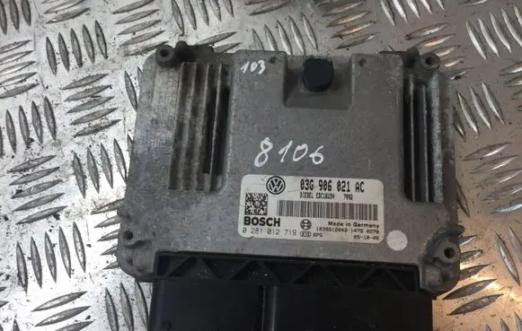 Volkswagen PASSAT B6 Engine control unit/module 03G906021AC 8106