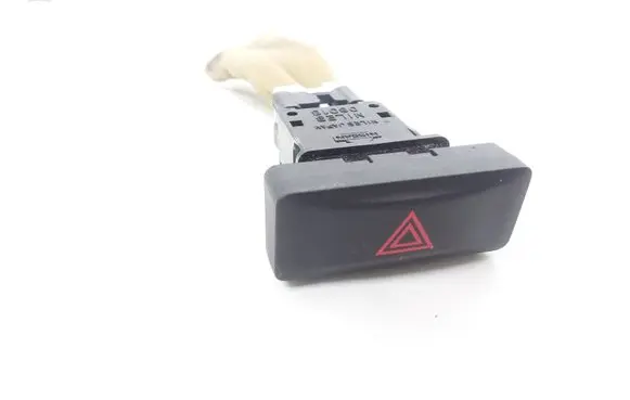 Nissan X-Trail T31 Hazard light switch 06016