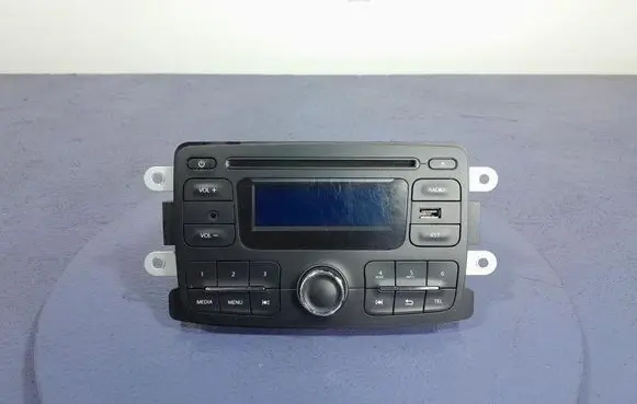 Dacia Sandero Radio/CD/DVD/GPS head unit 281150132R