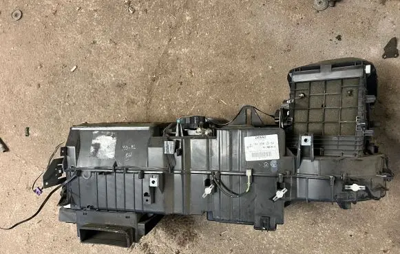 Mercedes-Benz ML W163 Interior heater climate box assembly A1638302362 AA4432000056