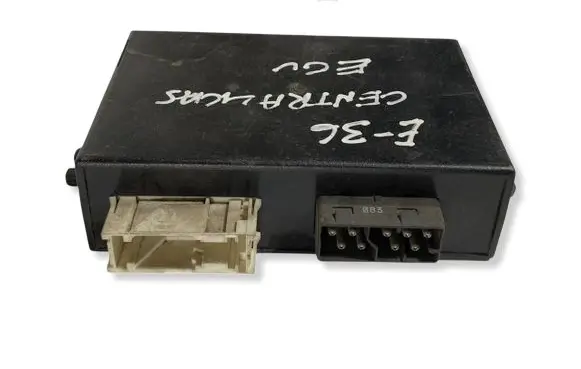 BMW 3 E36 Door central lock control unit/module 1387961 61351387961
