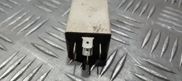Renault Laguna I Other relay 7700811860