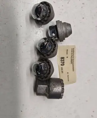 Hyundai Tucson IV NX4 Nuts/bolts 8370121