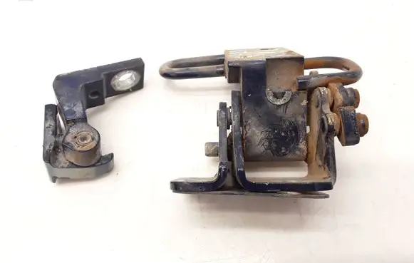 Volkswagen PASSAT B5 Front door hinge set 8L3831411