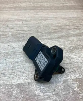Volkswagen PASSAT B6 Air pressure sensor 038906051C 0281002401