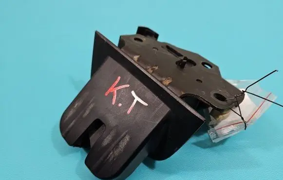 Audi A4 S4 B7 8E 8H Tailgate/trunk/boot lock/catch/latch 8E9827520A IMPRK1461865