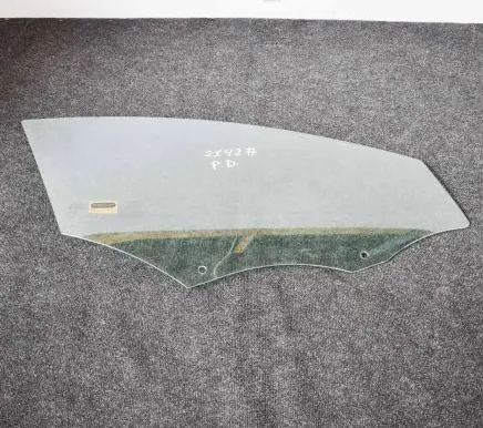Volvo V40 Front door window glass four-door 43R00049