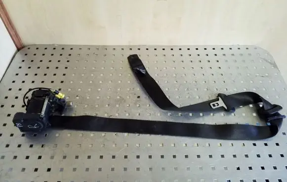 Mercedes-Benz ML W163 Front seatbelt A1638603285