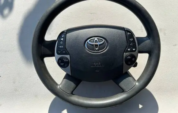 Toyota Prius (XW20) Steering wheel