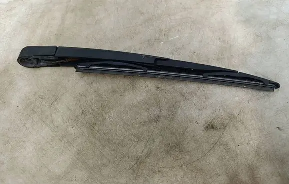 Opel Astra J Rear wiper blade arm