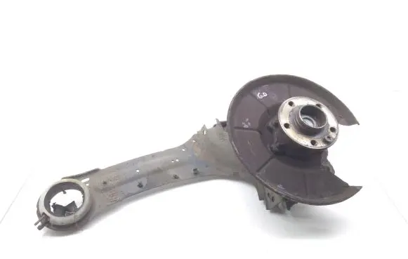 Rear wheel hub