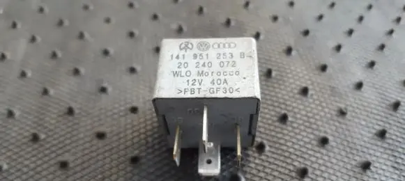 Volkswagen PASSAT B6 Other relay 141951253B 20240072