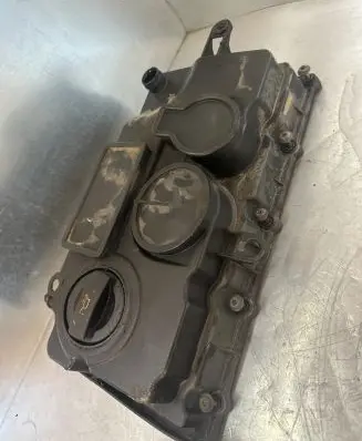 Volkswagen PASSAT B6 Rocker cam cover 