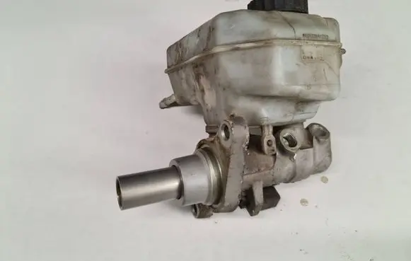 Volkswagen PASSAT B6 Master brake cylinder 03350886771