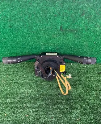 Wiper turn signal indicator stalk/switch