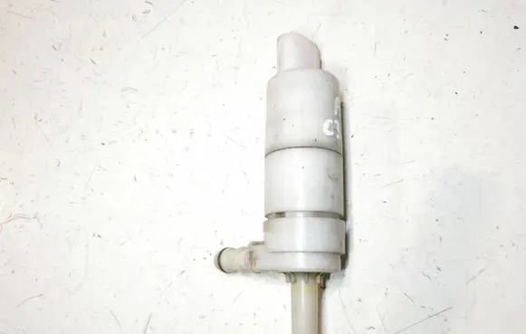 Mercedes-Benz C AMG W203 Windscreen/windshield washer pump