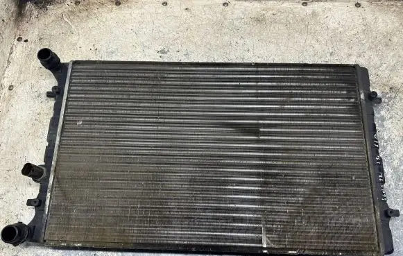 Volkswagen Golf IV Coolant radiator