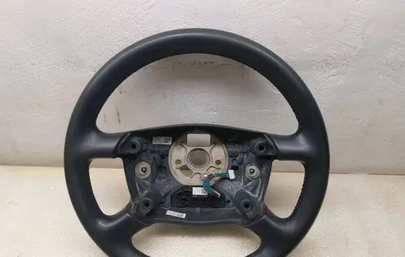 Audi A8 S8 D2 4D Steering wheel 61337024A