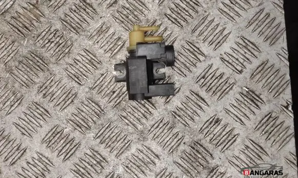 Volvo XC40 Turbo solenoid valve 32257161