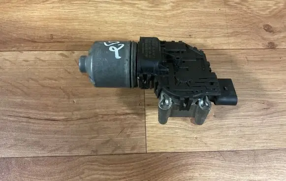Audi A4 S4 B7 8E 8H Wiper motor 8E1955119 0390241509