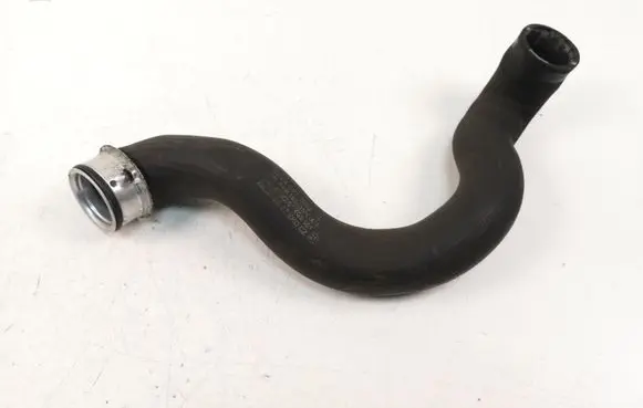 Mercedes-Benz C W204 Engine coolant pipe/hose A2045013082