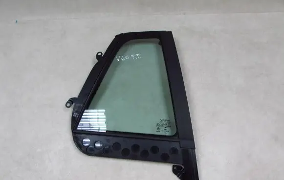 Volvo V60 Rear vent window glass 43R001565 DOT459AS2M540 OCPN00009