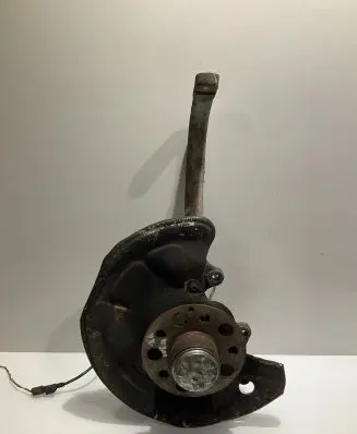 Mercedes-Benz E W211 Front wheel hub