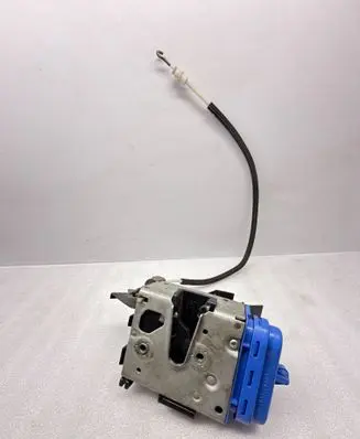 Audi A4 S4 B5 8D Rear door lock 8D0839016A
