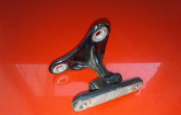 Mercedes-Benz S W220 Front door upper hinge 46LI