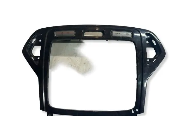 Ford Mondeo MK IV Radio/GPS head unit trim 7S7118522