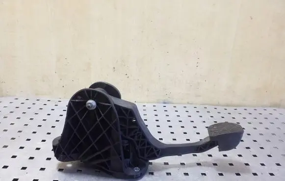 Clutch pedal