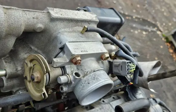 Mazda Demio Throttle valve