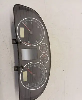 Speedometer (instrument cluster)