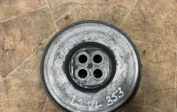 Mercedes-Benz C W204 Crankshaft pulley A6510351012