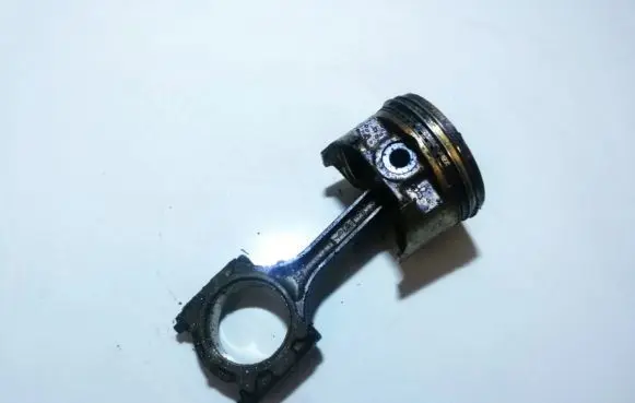 Piston with connecting rod