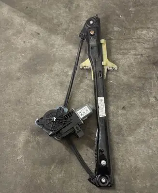 Volkswagen Amarok Rear window lifting mechanism without motor 2H7839401J