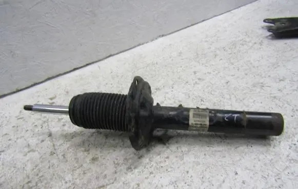 Volkswagen Golf VII Front shock absorber/damper 5Q0413023E