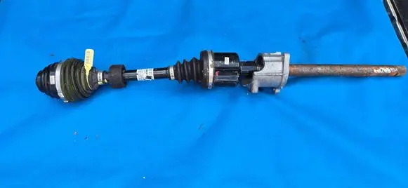 BMW X2 F39 Front driveshaft 8482646 31608482646