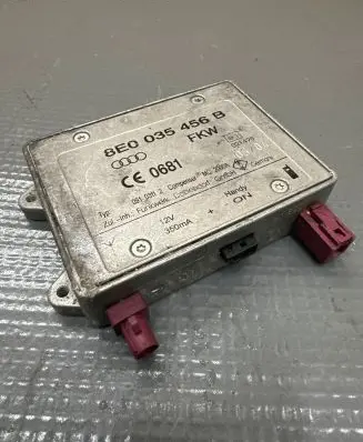Audi A3 S3 8P Antenna control unit 8E0035456B 09103112